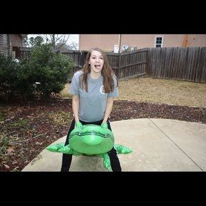 Meet your Posher, Hannah